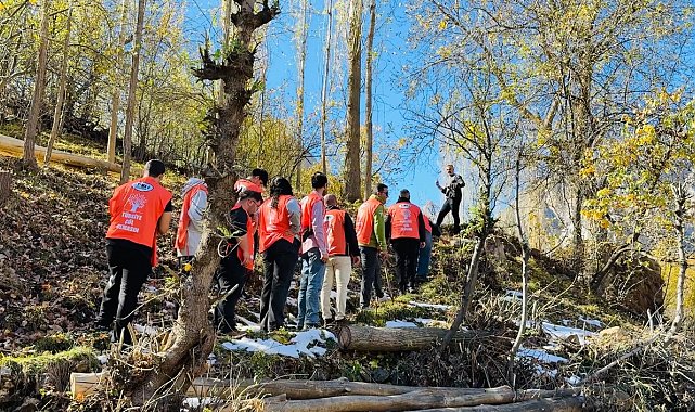 Yüksekova'da erozyonla mücadele için fidan dikme etkinliği