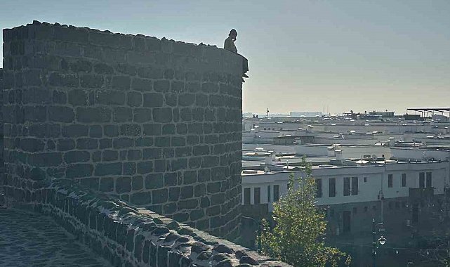 Zabıta ekipleri intihar girişiminde bulunan kadını ikna etti