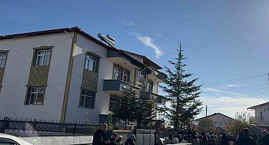 Zehirlenme felaketinde acılı bekleyiş sürüyor