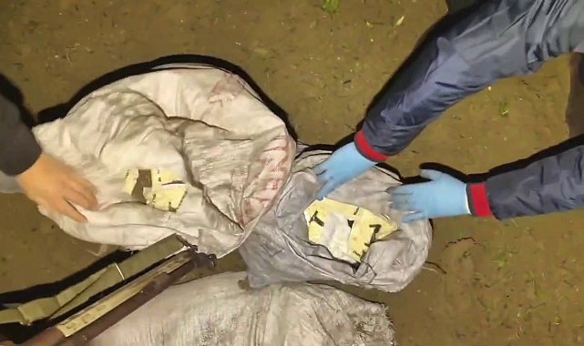 Zeytin bahçesinde torba içerisinde binlerce uyuşturucu hap ele geçirildi