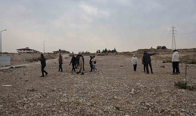 'Biz anlaşıp yapamadık ama yaparsa devletimiz yapar' diyen site sakinleri, yuvalarından geriye kalan boş arazinin rezerv alanına alınmasını istiyorlar