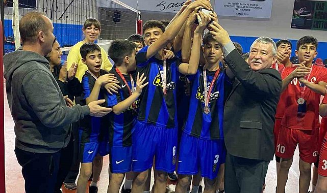 'Okul Sporları Voleybol Yıldız Erkekler' müsabakaları sonuçlandı