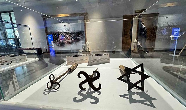 40 yılda biriktirdiği Türk boy damgaları Safranbolu'da sergiledi