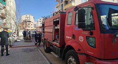 5 katlı binanın çatı katındaki yangın korkuttu