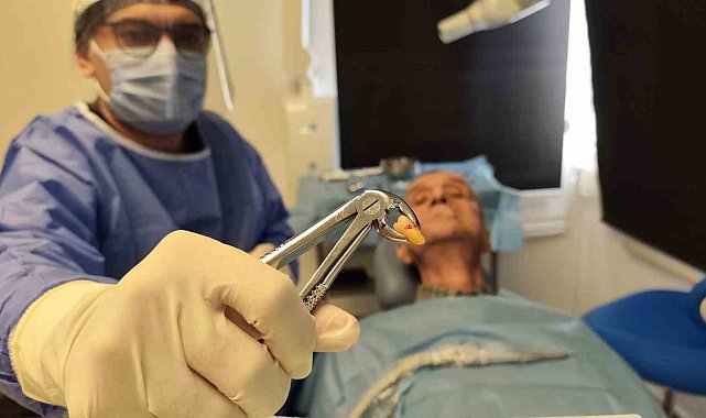 83 yaşında 20'lik dişi çıktı