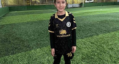 9 yaşındaki Defne'nin golleri beğeni topladı