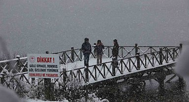 Abant Gölü Milli Parkı'nda kış güzelliği