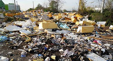 Açık hava çöplüğü: Güveç bile var