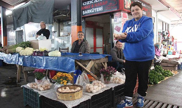 Acısını çalışarak hafifletiyor