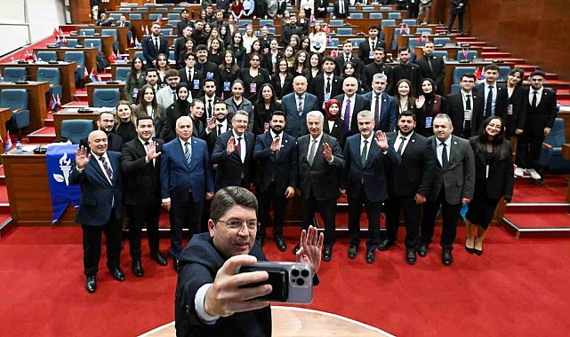 Adalet Bakanı Tunç Hukuk Fakültesi öğrencileri ile buluştu