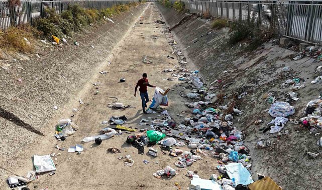 Adana'da sulama kanalları çöplüğe döndü