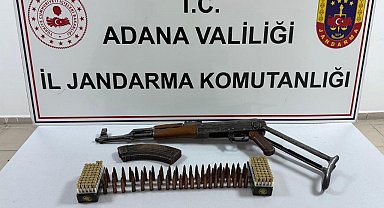 Adana'da uzun namlulu silahla yakalanan 2 şüpheli tutuklandı