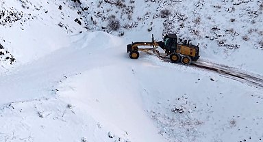 Adıyaman'da karla mücadelede çalışmaları devam ediyor