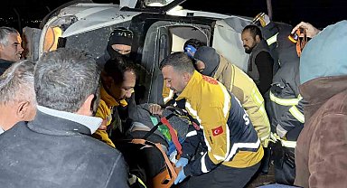 Adıyaman'da minibüs takla atarak devrildi: 4 yaralı