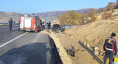 Adıyaman'da otomobil şarampole yuvarlandı