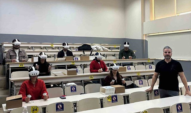 ADÜ'de öğrenciler dersleri sanal gerçeklik destekli işliyor