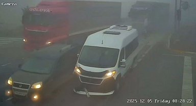 Afyonkarahisar'da 20 kişinin yaralandığı kaza anı kamerada