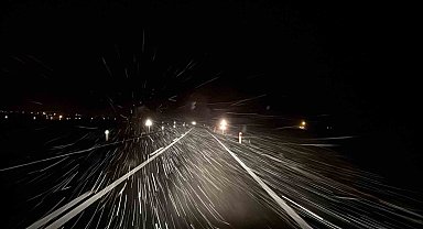 Afyonkarahisar'da beklenen kar yağışı başladı