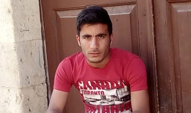 Ağabeyi geri manevra yaparken kamyonun altında kalan genç hayatını kaybetti