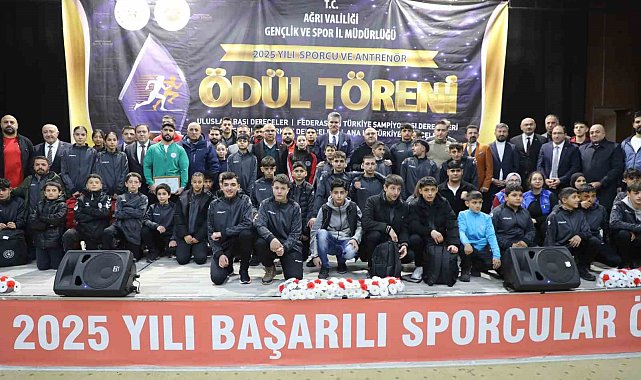 Ağrı'da 2025 yılı sporcu ve antrenör ödül töreni yapıldı