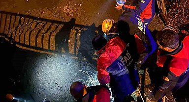 Ağrı'da köprüden düşen kişi ekiplerin hızlı müdahalesiyle kurtarıldı