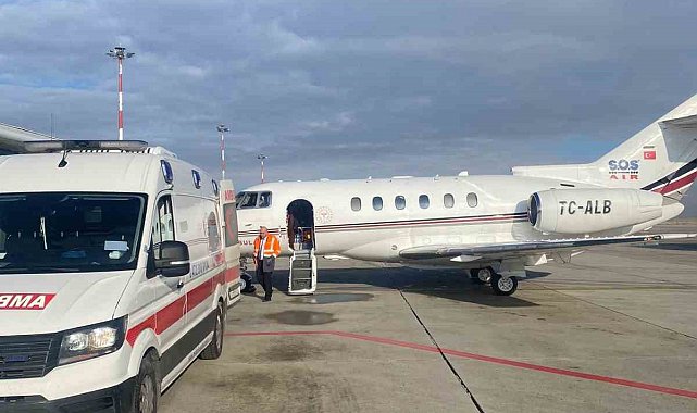 Ağrı'da yemek borusu gelişmeyen bebek ambulans uçakla Elazığ'a sevk edildi