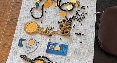 Ağrı'da yolda bulunan altınlar sahibine ulaştırıldı