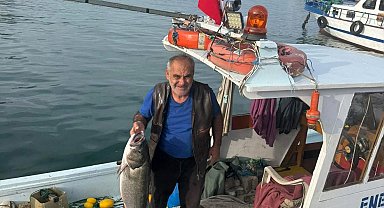 Akçakoca'da balıkçı ağına 10 kiloluk levrek takıldı