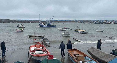 Akçakoca'da fırtına etkili oluyor