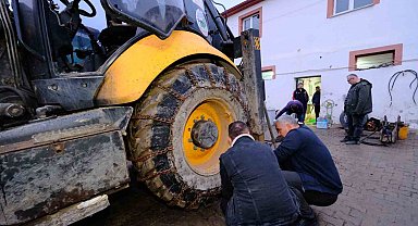 Akdağmadeni Belediyesi'nin karla mücadele ekipleri teyakkuzda