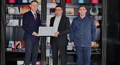 Aksoy'dan jandarmaya araç bağışı