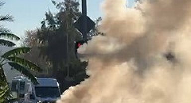 Alanya'da seyir halindeki otomobil alev aldı