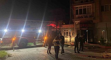 Alaşehir'de 5 katlı otelde korkutan yangın