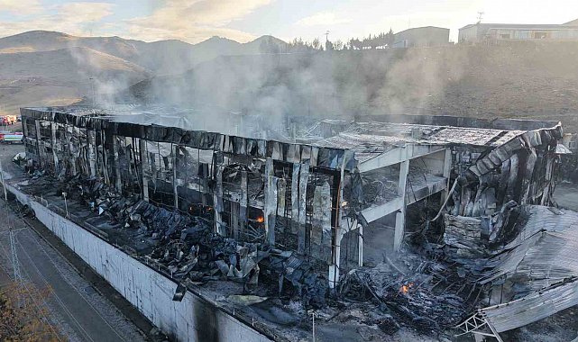 Alev alev yanan kimya fabrikasının son hali havadan görüntülendi
