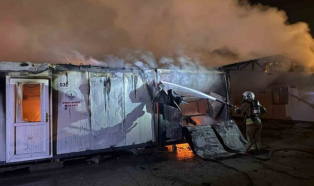 Alevlere teslim olan 6 konteyner yandı