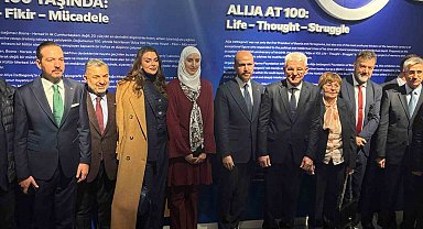 Aliya İzzetbegoviç'in 100. doğum yılına özel sergi AKM'de açıldı