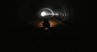 Amanos Dağları'nda 8.5 kilometre uzunluğu tünelde ışık göründü