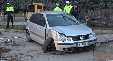 Amasya'da iki otomobil çarpıştı: 3 yaralı
