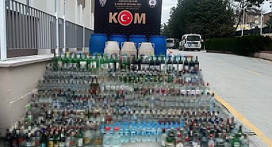 Amasya'da kaçak alkol operasyonu: 615 şişe ve 30 bidon ele geçirildi