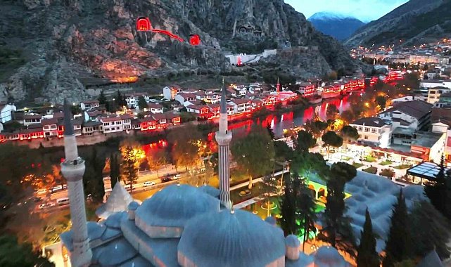 Amasya'nın dünya mirası Harşena Dağı ve Yalıboyu Evleri'ne yeni sistem ışıklandırma: "En güzelini yapacağız"