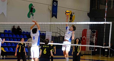 Anadolu Üniversitesi'nde 'engelsiz' voleybol maçı yapıldı