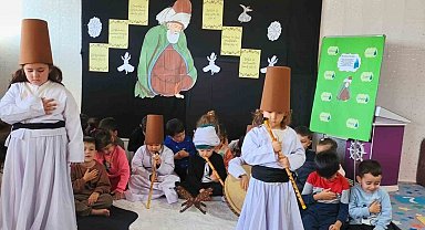 Anamurlu minikler Mevlana'yı andı
