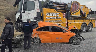 Ankara'da 6 araçlı zincirleme kaza: 5 yaralı