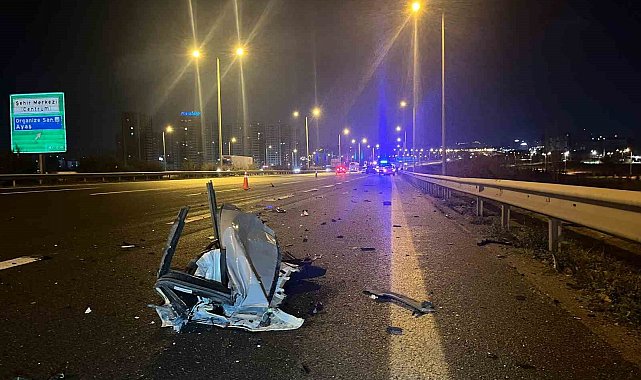 Ankara'da bir otomobil tırın altına girdi: 2 ölü 1 ağır yaralı