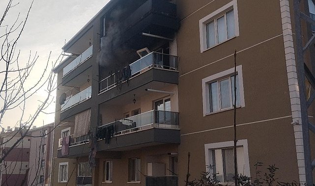 Ankara'da ev yangını paniğe neden oldu