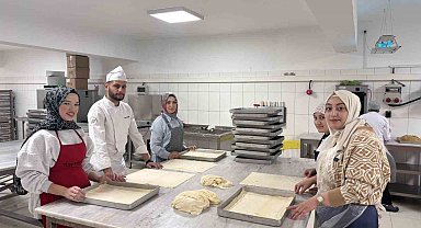 Ankara'da Hanım Evinde lezzetin ustalığı imalathanede öğretiliyor