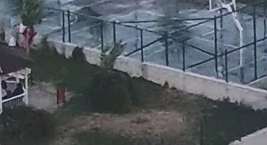 Ankara'da iki kardeşe saldıran pitbullun sahibinin, köpeğini tasmasız ve ağızlıksız gezdirdiği görüntüler ortaya çıktı