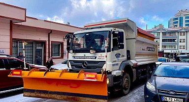 Ankara'da kar yağışıyla birlikte tüm ekipler sahada