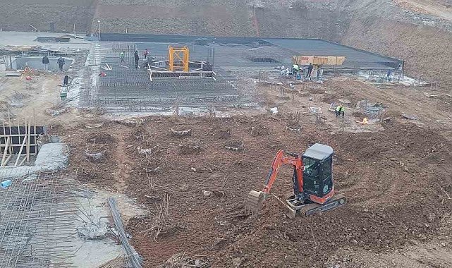 Antakya Belediyesi'nin yeni hizmet binası yükseliyor