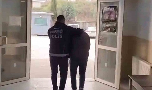 Antakya'da uyuşturucu madde suçundan aranan 2 şahıs yakalandı